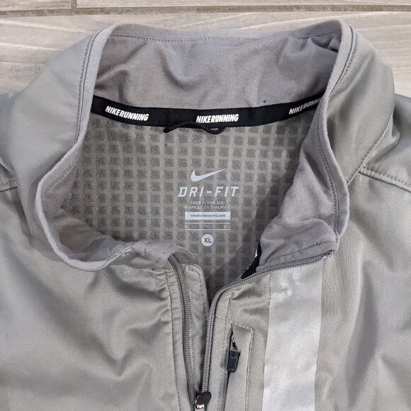 Nike Dri-Fit Reflective Running Vest - Picture 2 of 6